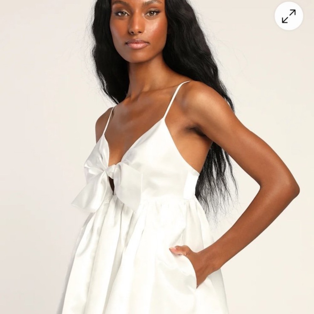 Elegant White Bow Dress